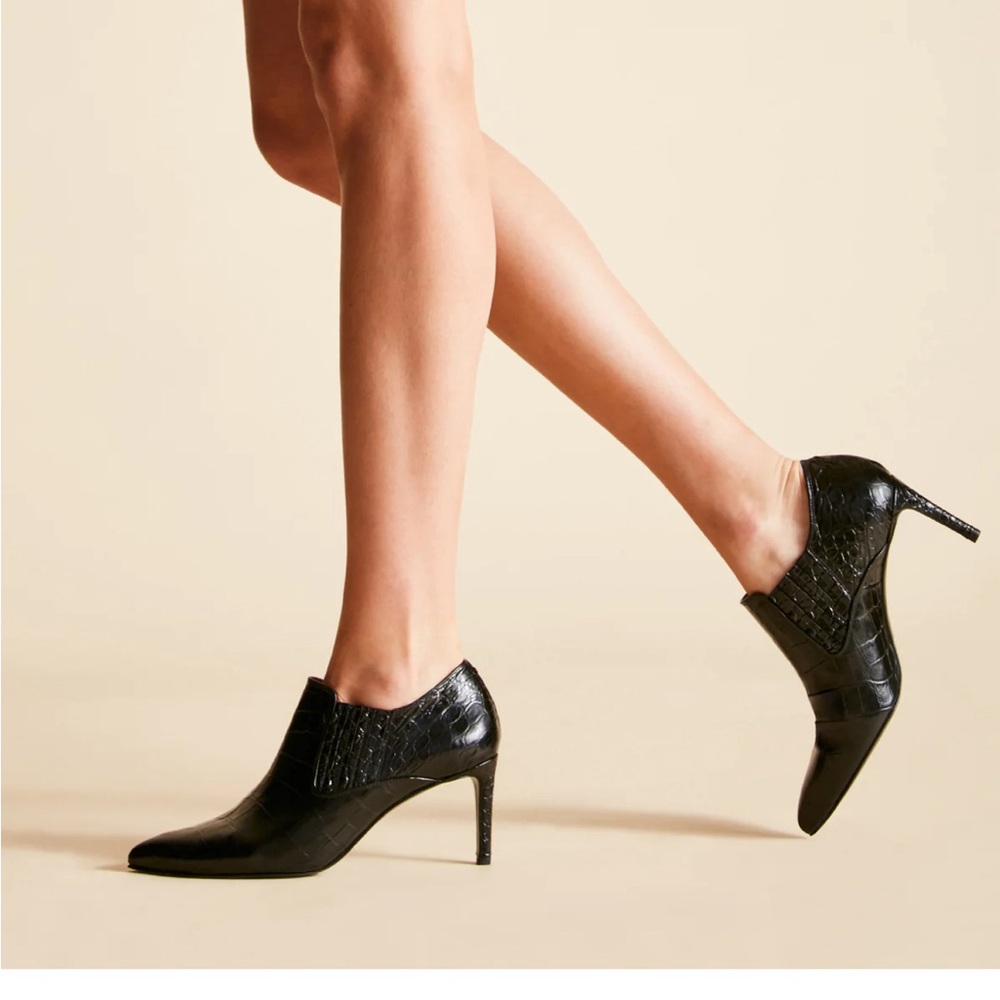 Like New Inez Marisol 70 in Black Croco Emboss